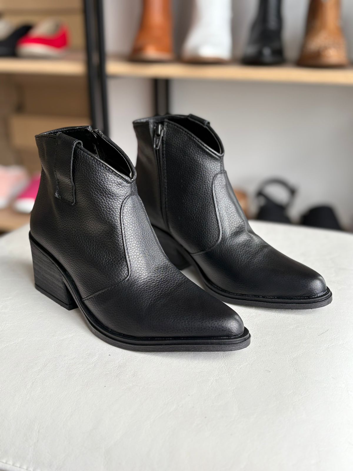 Thumbnail img_01KM6TFK7CTE77WGYV864R5KV7